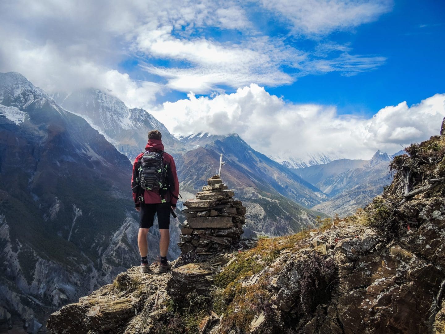 HIKER ON MTN TOP simon-english-672450-unsplash